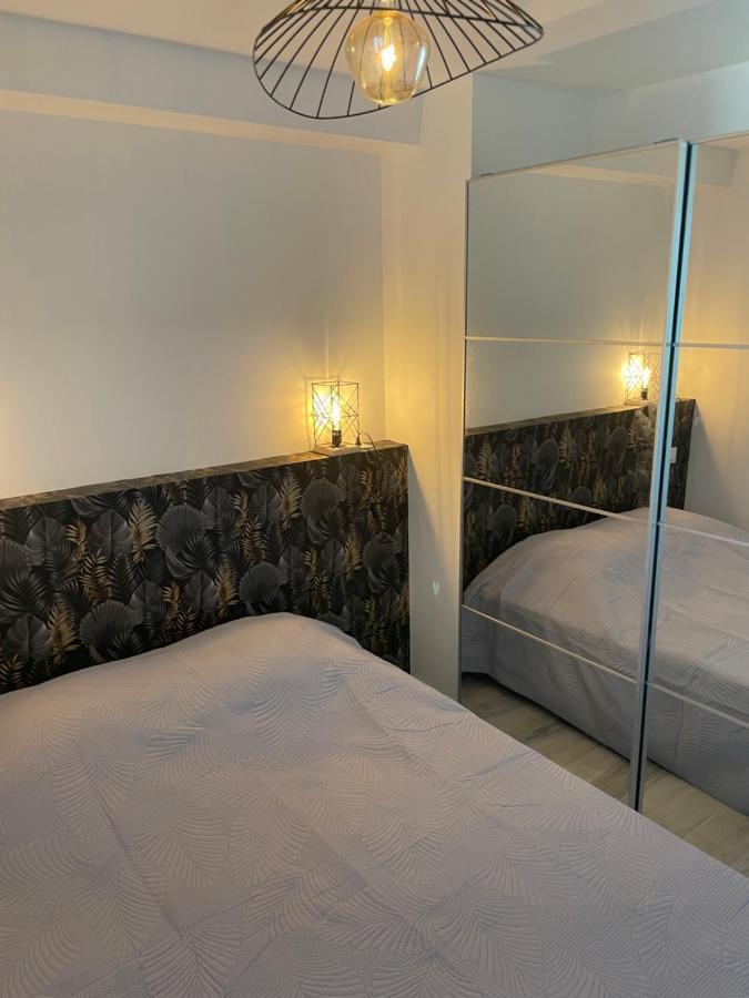 Appartement Pieds Dans L'Eau Vue Mer Bormes Les Mimosas Экстерьер фото